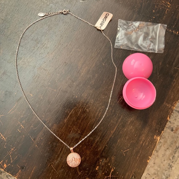 🧡💛rose gold charmed aroma necklace